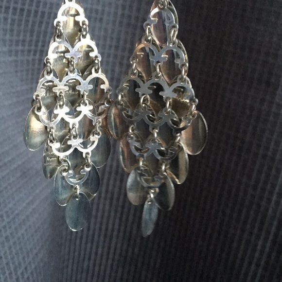 Silver mermaid scale dangle earrings - Picture 2 of 3